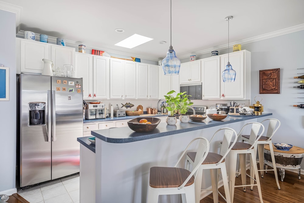 Whale of a Time Waterfront Stay for 10 With Resort-style Amenities