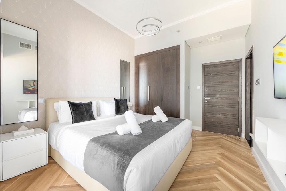 Iconic Marina Stay Cayan Tower 2BR