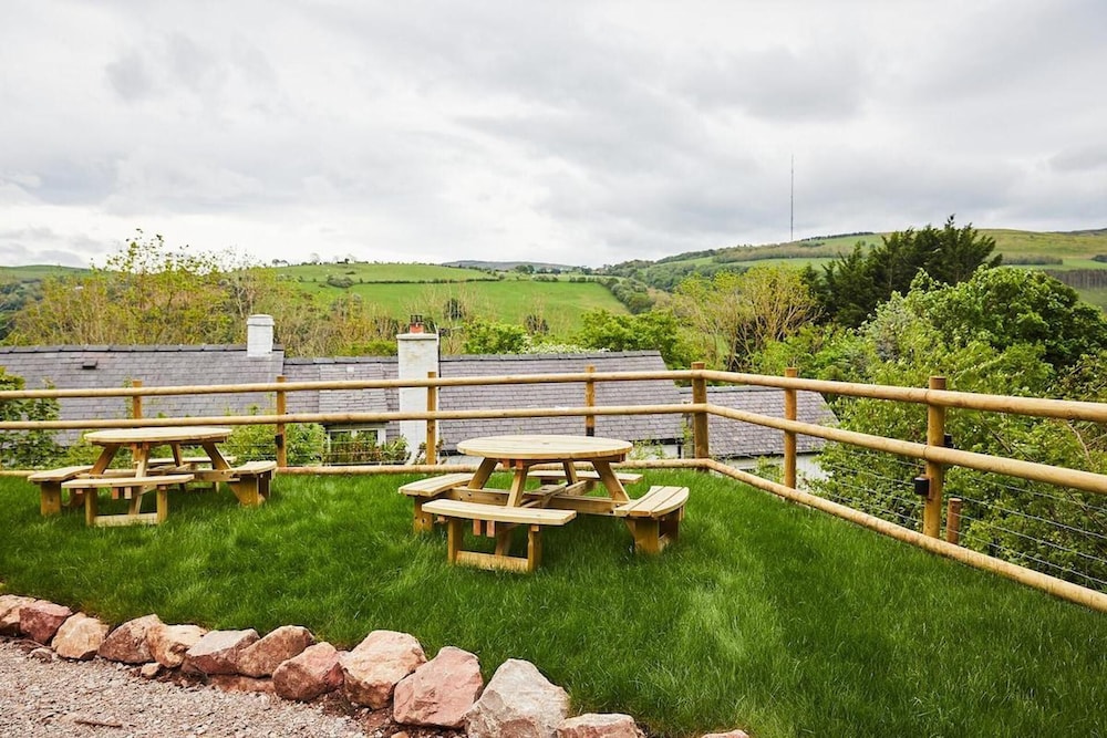 Wildwood Quarry Cabin - Pet Friendly - Sleeps 3/4