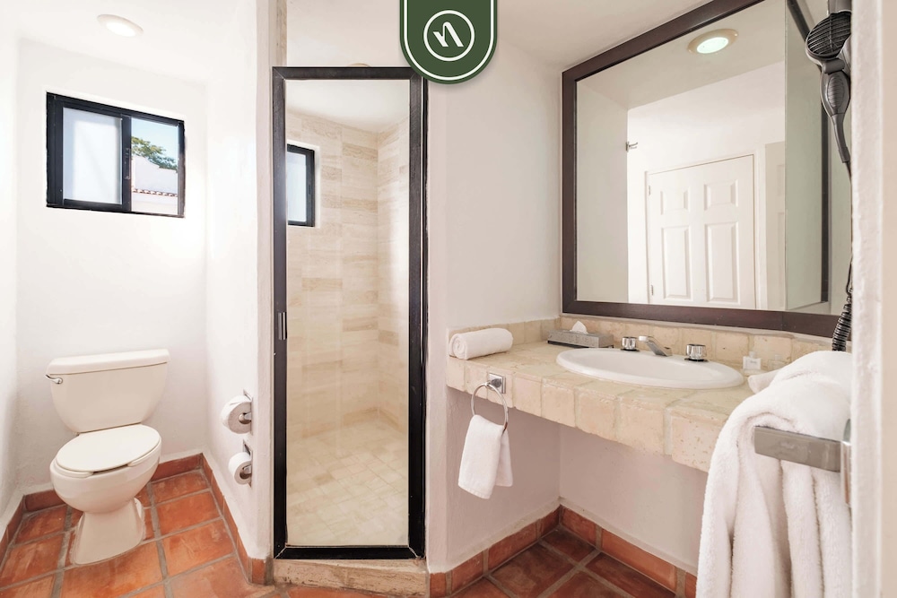 Amazing 2 BR Condo - Partial Oceanview - Pool