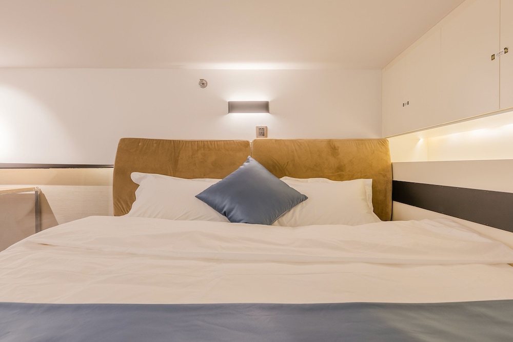 Xizhengjia Apartment Hotel (Guangzhou Financial City Keyun Road subway station store)