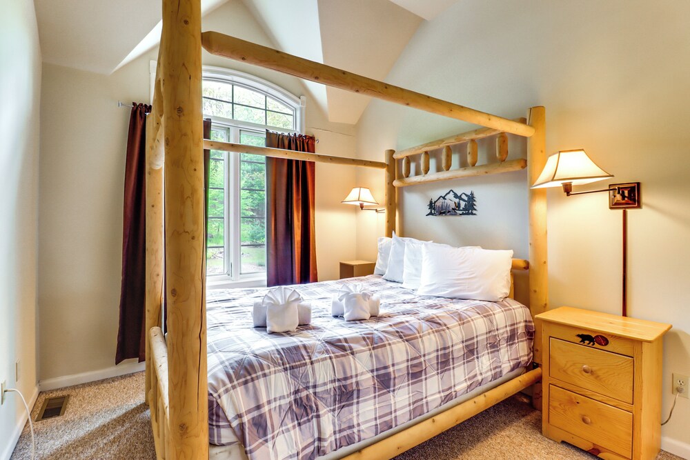 Beach Access & Hot Tub: Retreat in Lake Harmony!