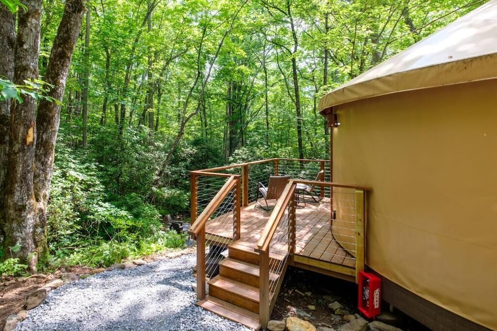 Creekside Yurt - The Dreamer