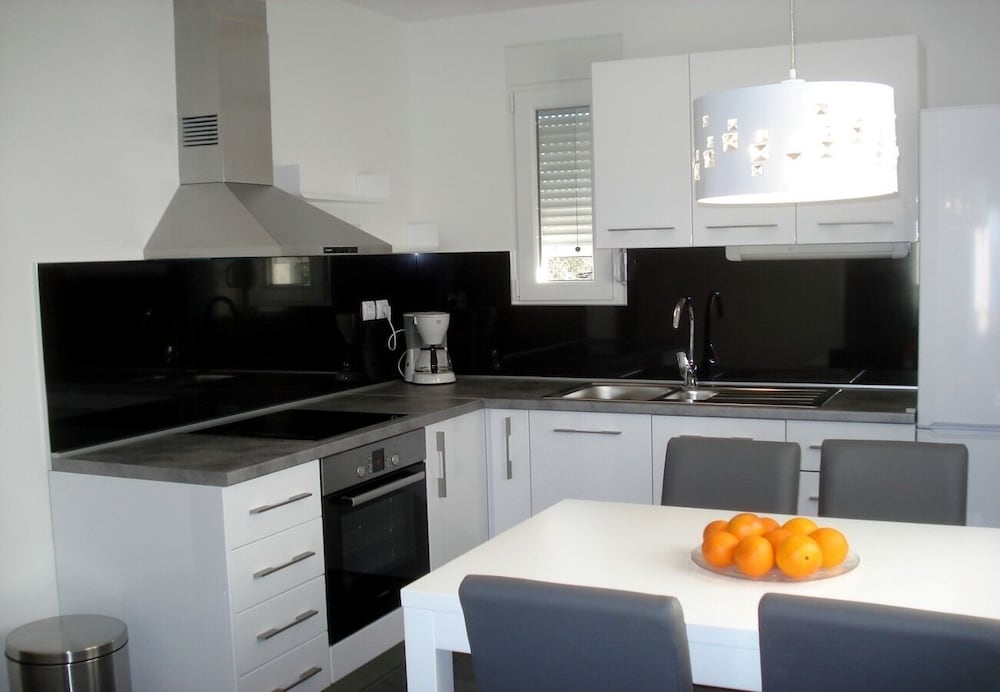 Neven - Economic Apartment Close to sea - A5 II kat view 4
