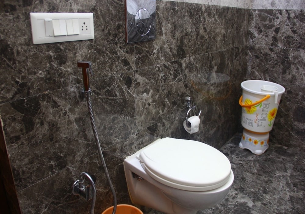 Goroomgo The Sojourn, Adharshila & Gulmohar Cottages Dharamsala view 5