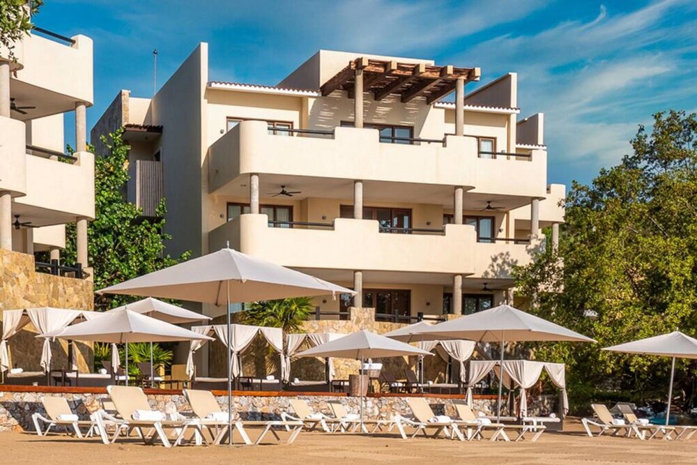 Celeste Curamoria Collection 2BD Ocean View