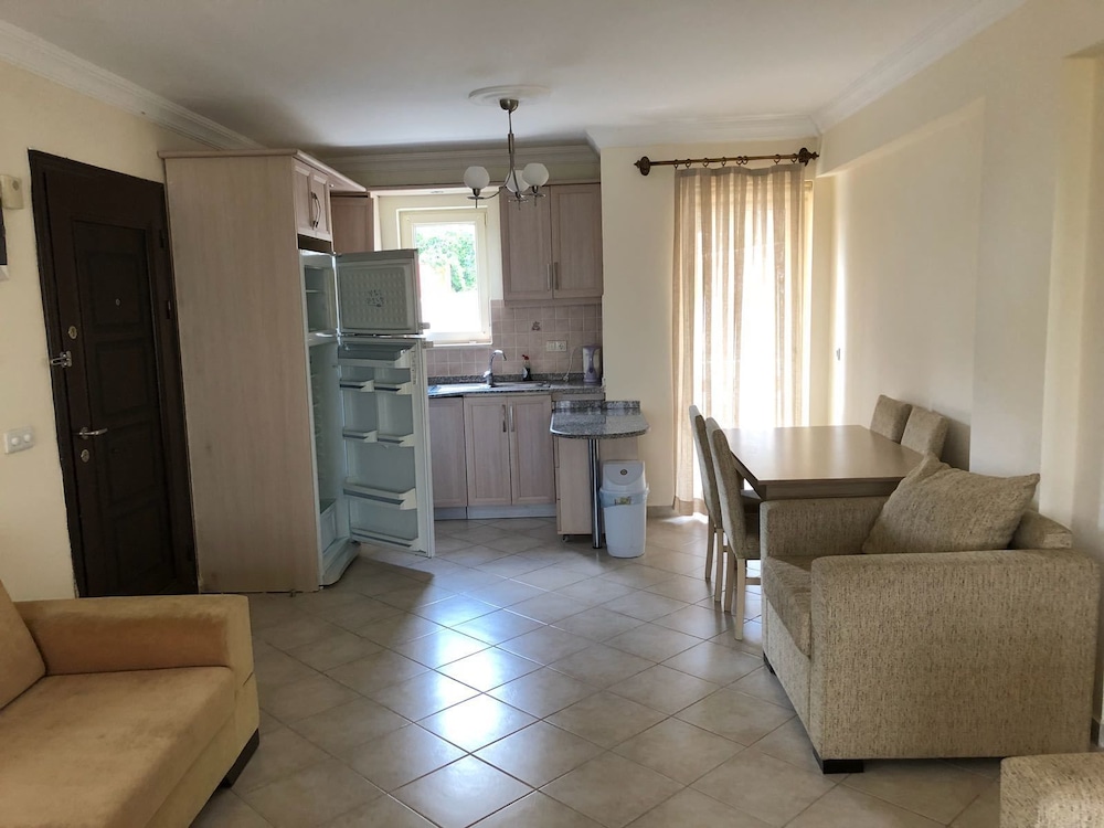 Apartment 3 Bedroom Lake View 7 by Likya Global