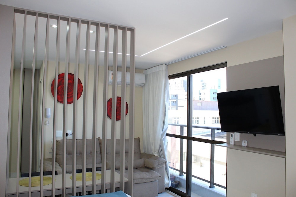 Compact Flat Tambau
