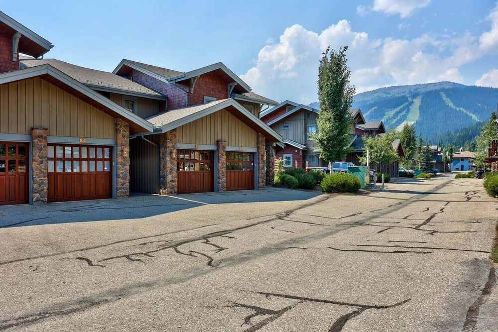 Trappers Landing #30 2 Bedroom Townhouse