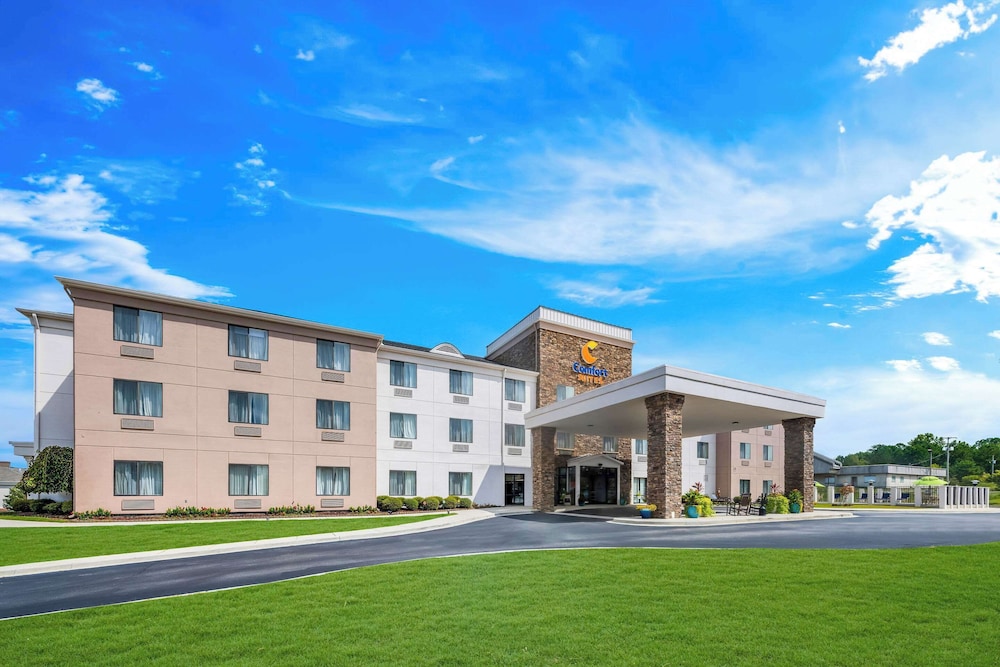 Cullman Vacations - Comfort Suites Cullman I-65 Exit 310 - Property Image 1