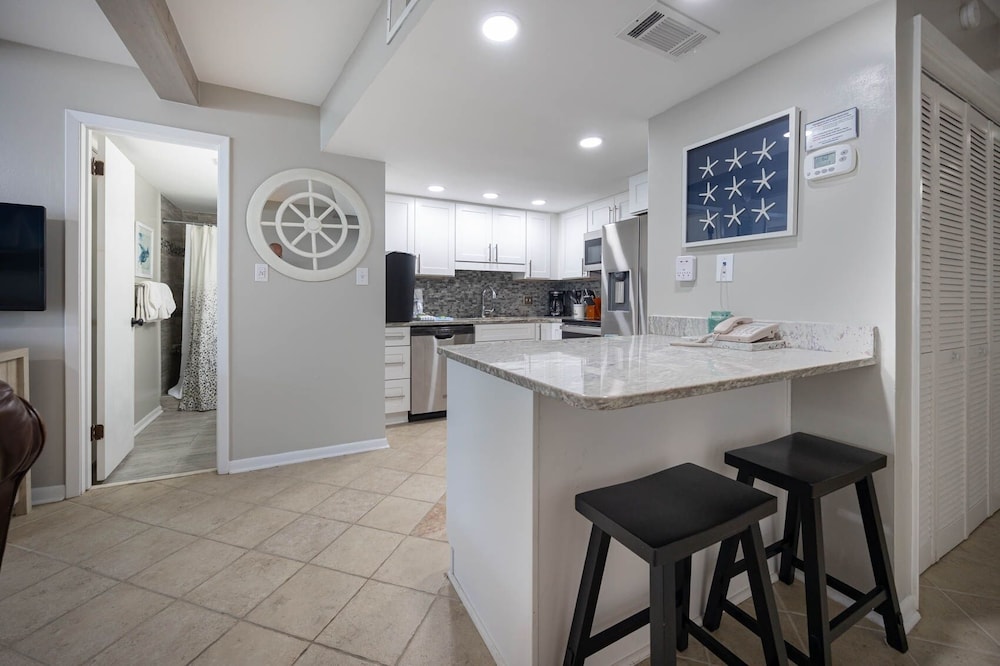 Island Winds East 610 2 Bedroom Condo