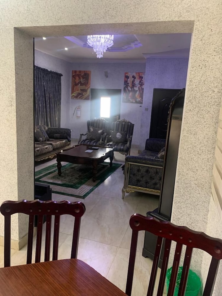 ELLEX SLEEVES APARTMENT