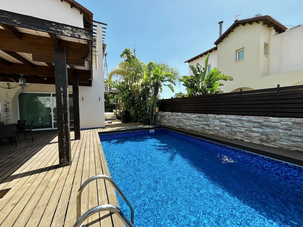 21 ATR - Stay Thalassa Villa