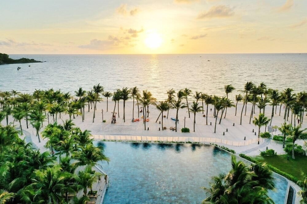 PQ Tropical Village