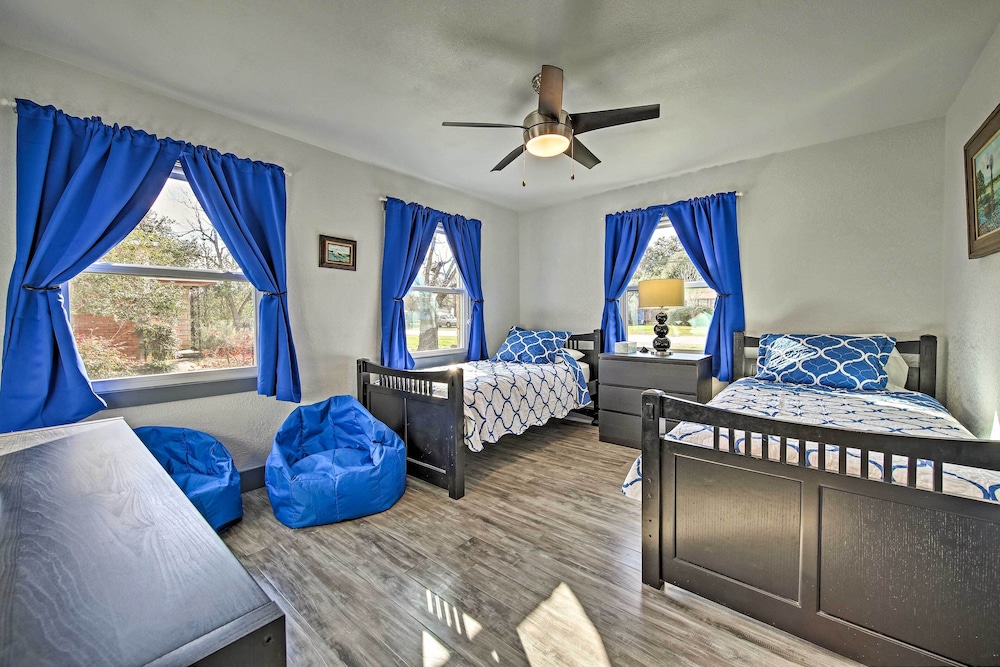 Remodeled Retro Home w/ Deck, Walk to Main Street! view 5