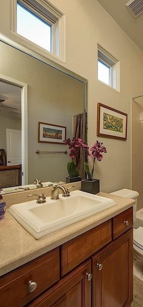 South by Southwest - Signature Vacation Rentals