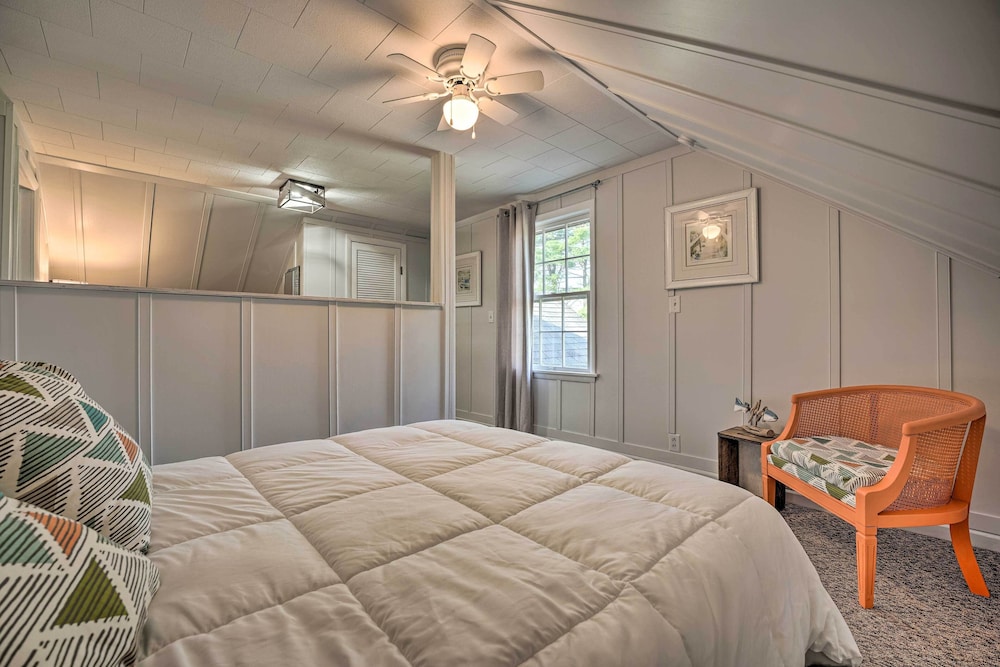 1940s Farm Cottage w/ Fire Pit, 4 Mi to Lake view 4