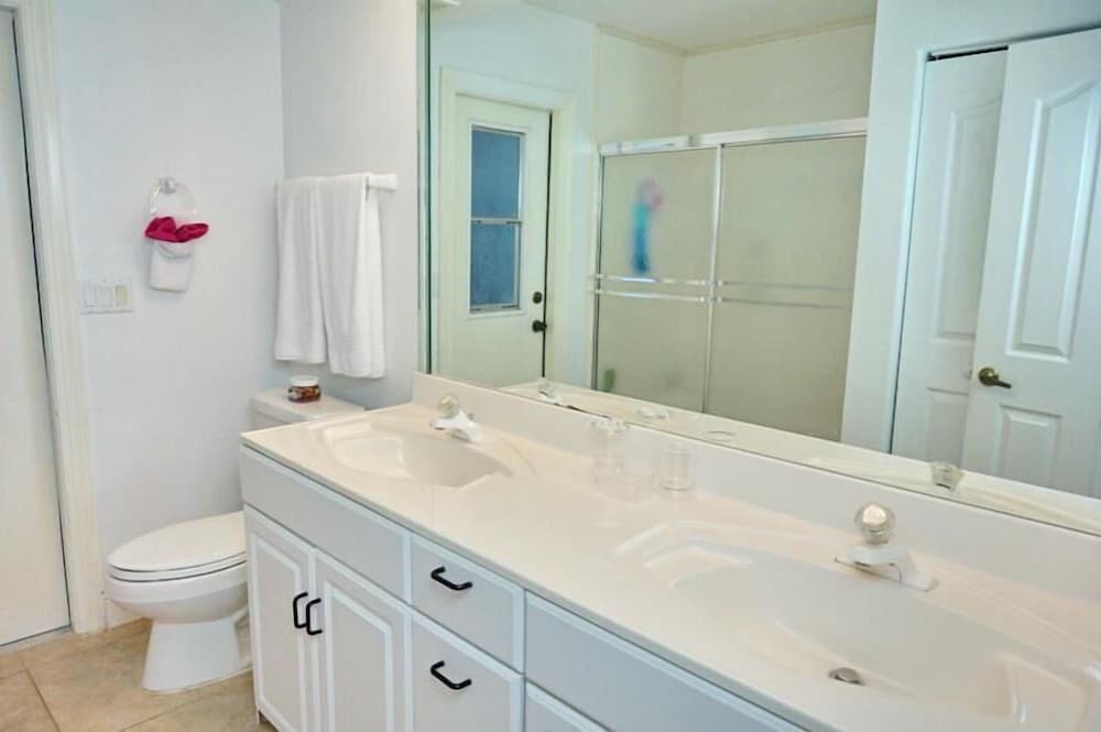 SHEN1124 3 Bedroom Holiday Home by Marco Naples Vacation Homes