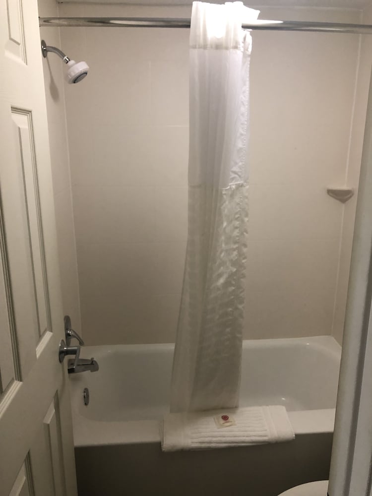 Days Inn by Wyndham Austintown view 2