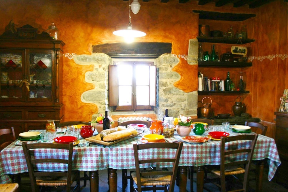 Wonderful private villa for 16 people with WIFI, private pool, TV and parking