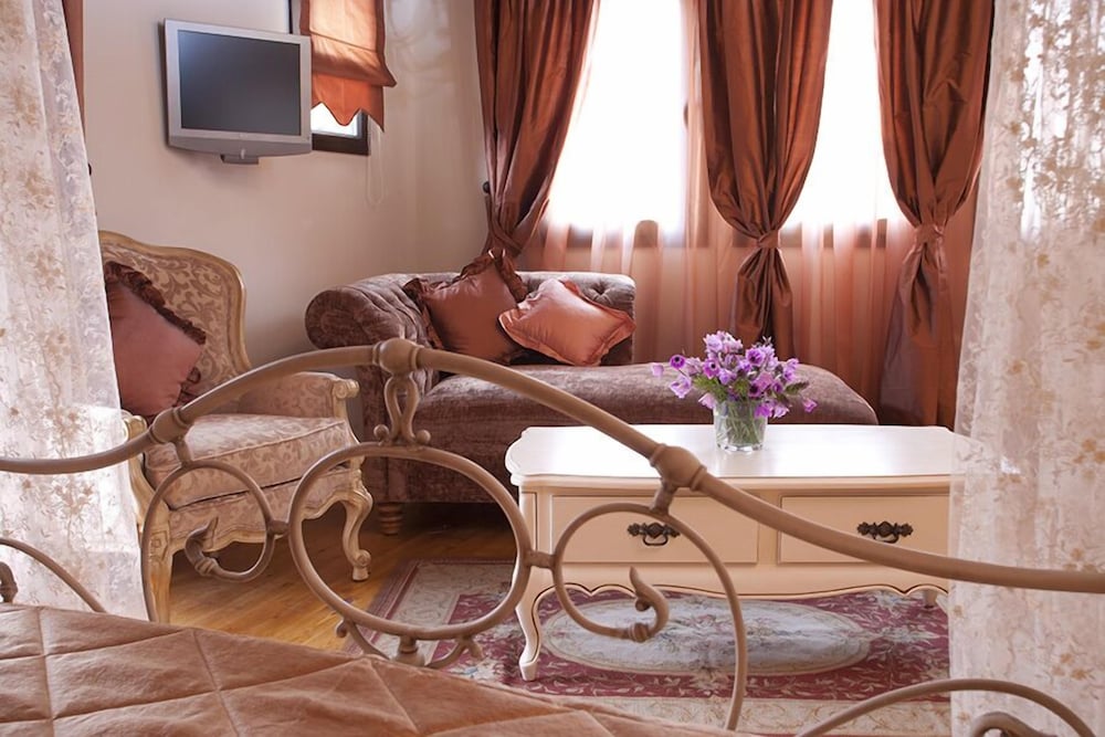 Refanidis Natural Luxury Hotel