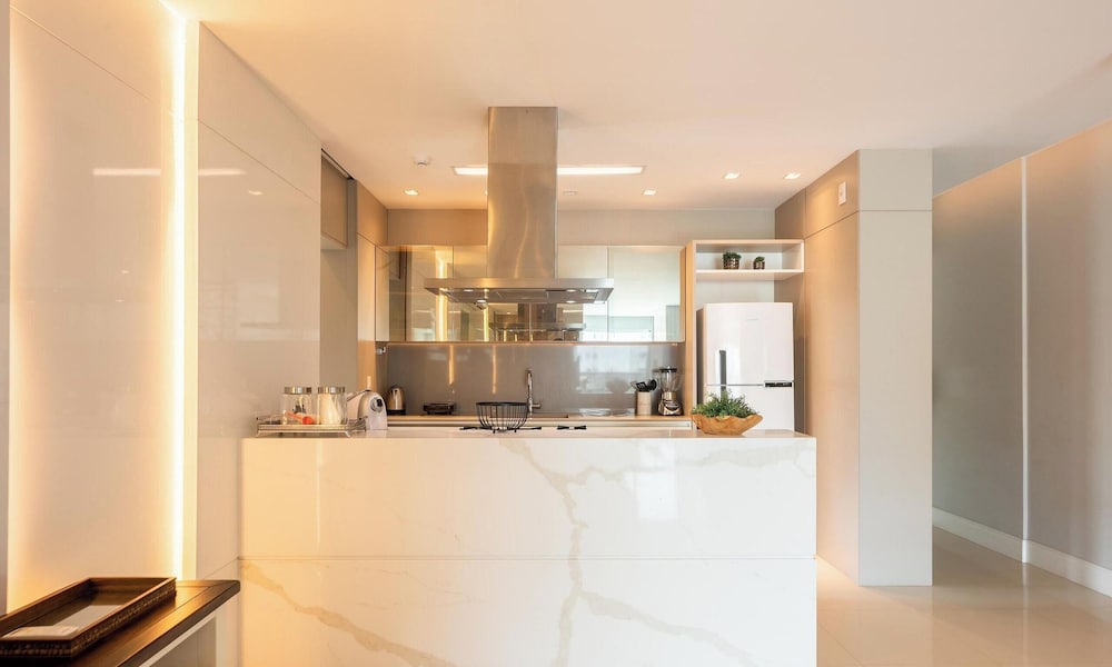 Apt w/ BBQ & Balcony, 230m From the Beach Epd0202