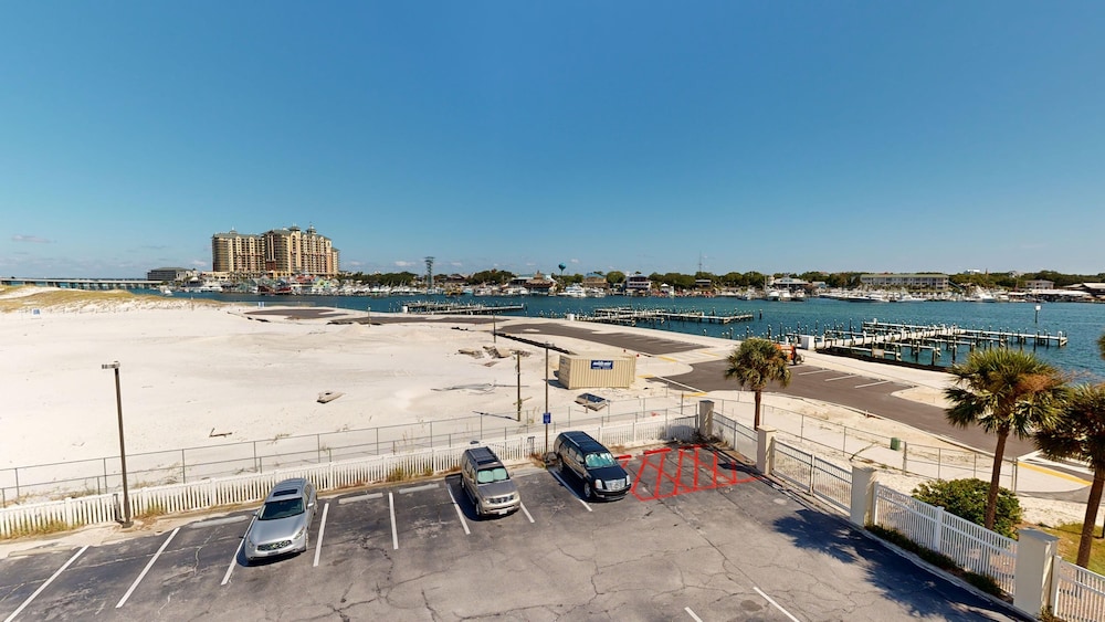 East Pass Towers 305 2 Bedroom Condo by RedAwning