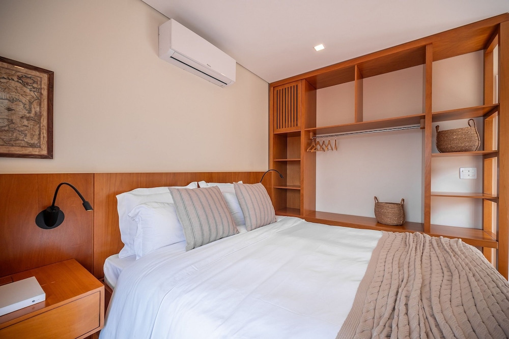 Angra - Mombaça | Mansão Espetacular Beira-Mar, 7 Suites - por Casapē Rio