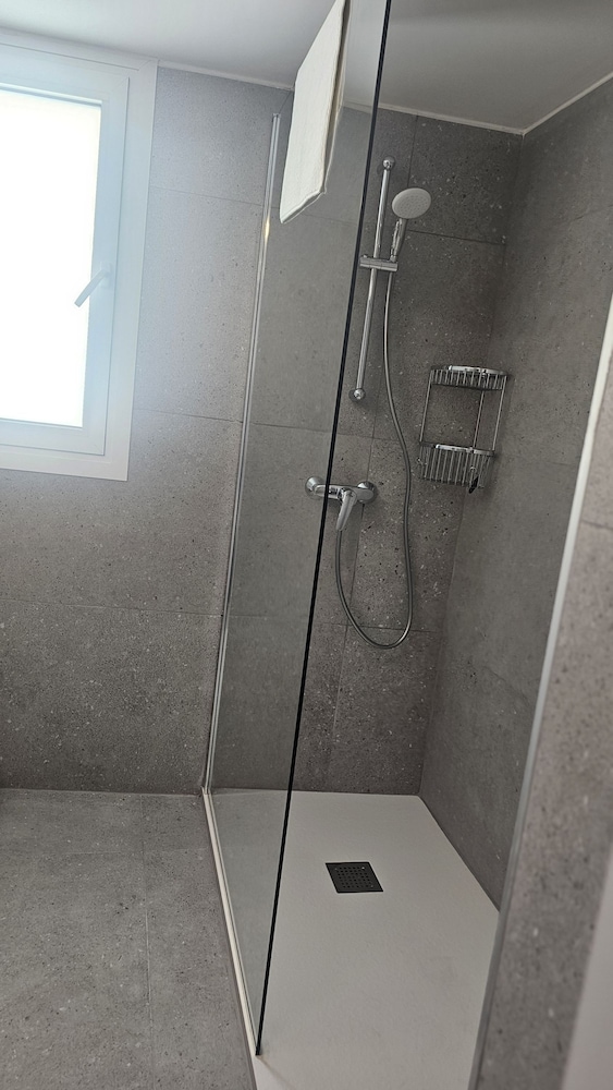 92 NIC - Stay Hydra Comfort Apartment