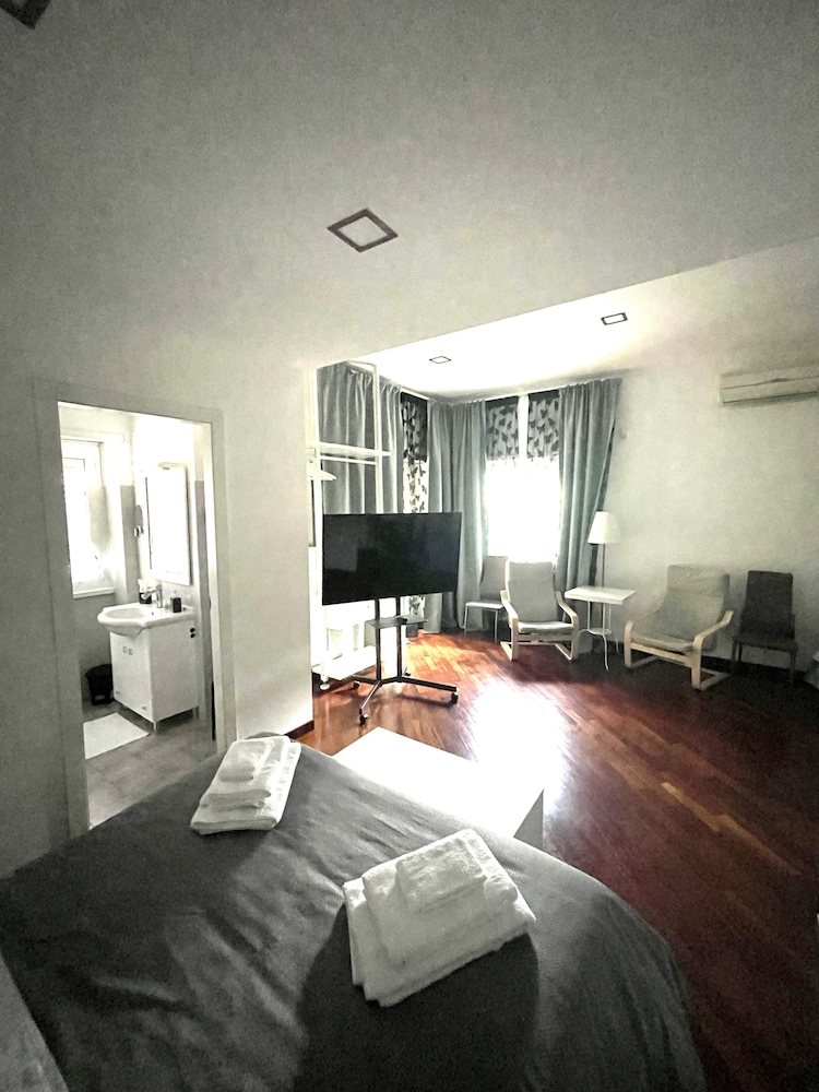 Garden of Rome Guesthouse