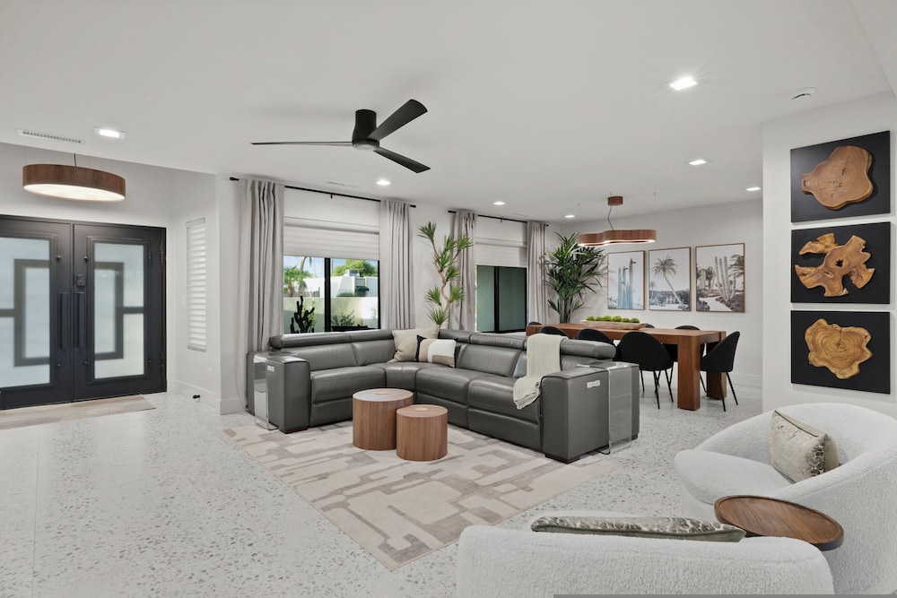 Bella Palma Elegance Style w Putt Pool Spa view 4