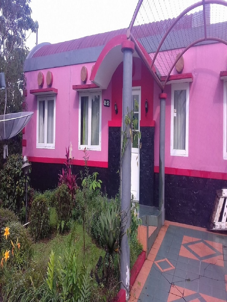 Villa Kota Bunga Sakura