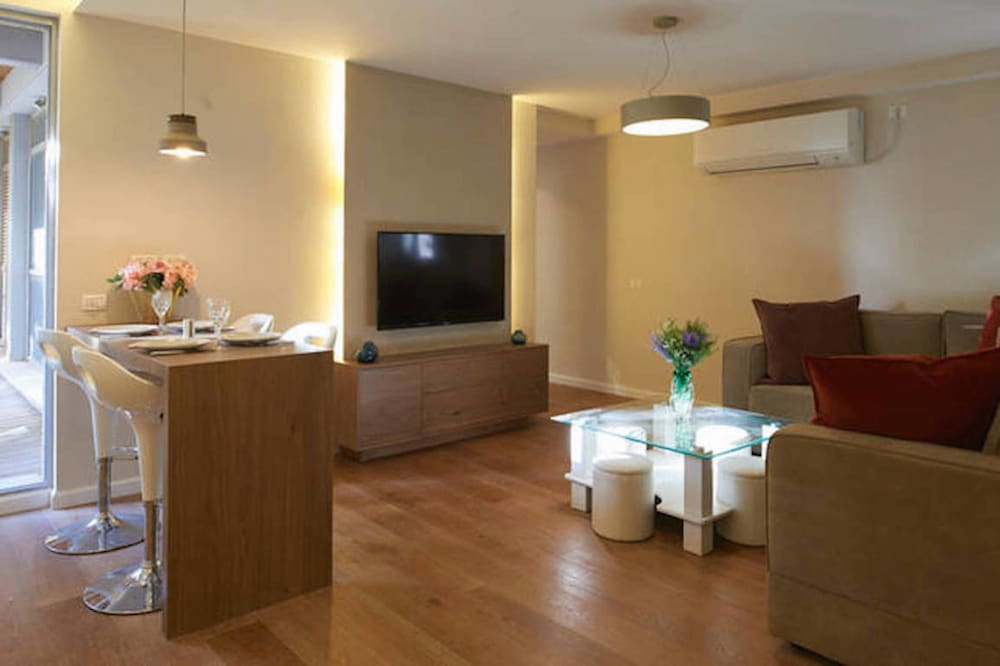 Quiet with Terrasse in City Center by FeelHome