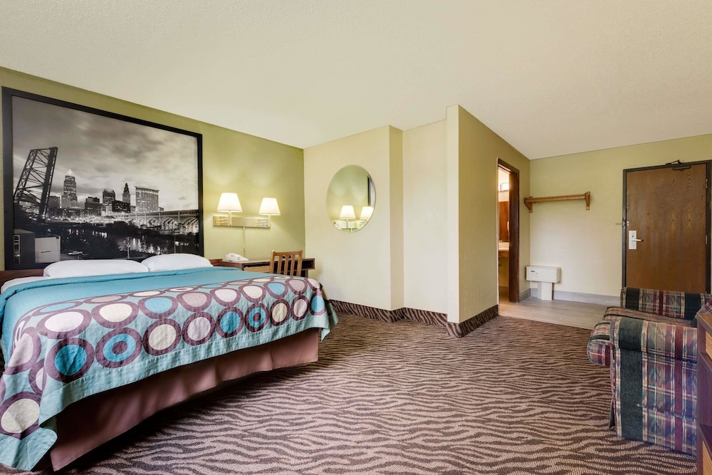 Super 8 by Wyndham Mentor/Cleveland Area view 3