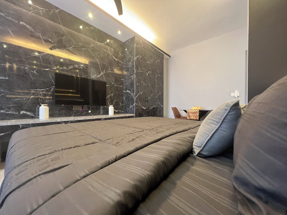 Attic Home Melaka Imperio Residence photo 4