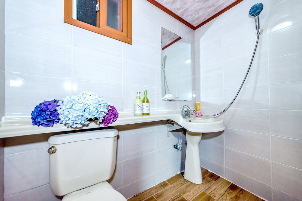 The May of Jeju House Pension