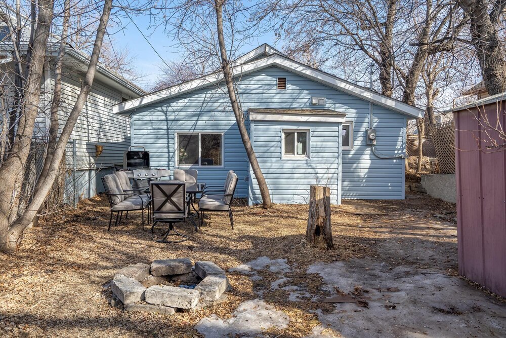 Drum Cottage No Service Fees Backyard BBQ