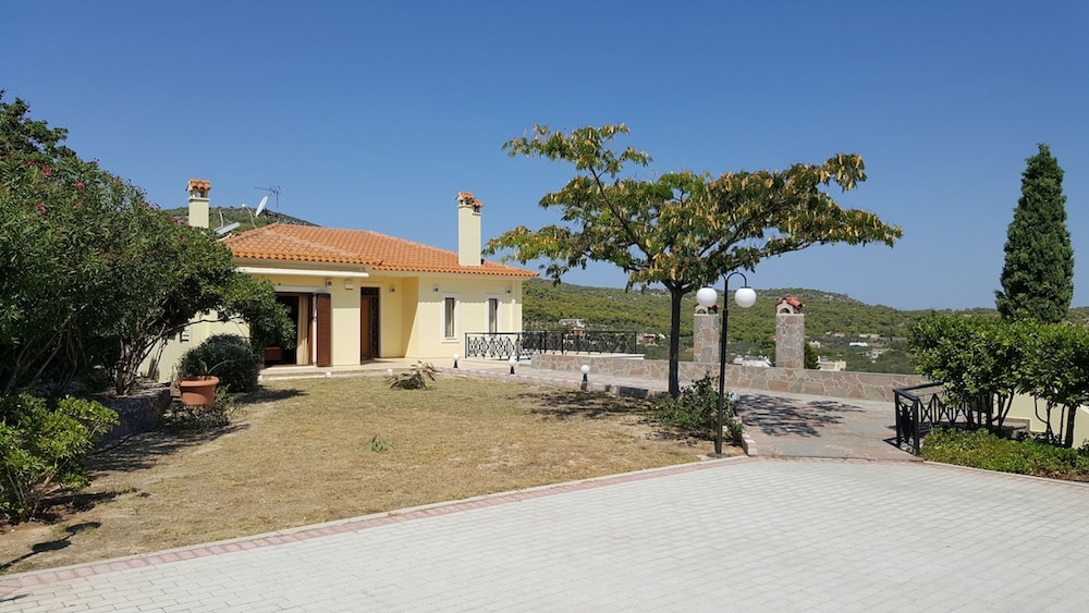 Villa Politimi at Aegina