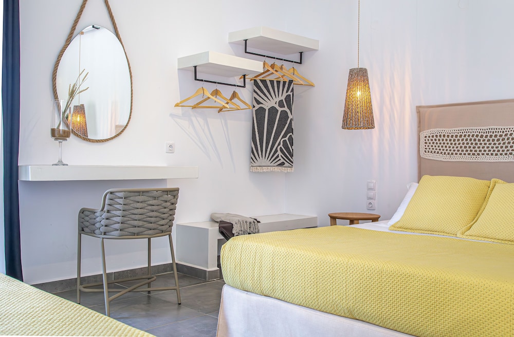 Malibu Studios & Apartments