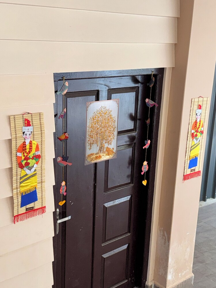 XTSY Travellers Hostel