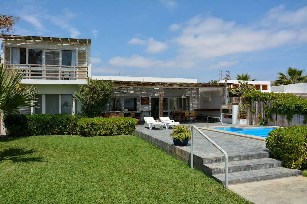 Casa Paracas by Wynwood House
