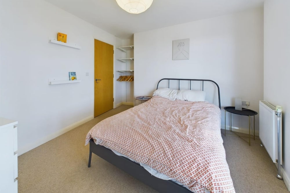 The Queensland Sanctuary - Trendy 2bdr Flat With Terrace