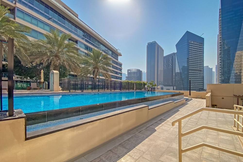 Amazing Cozy 1-bedroom Apartment Perfect for 4 in Dubai Marina