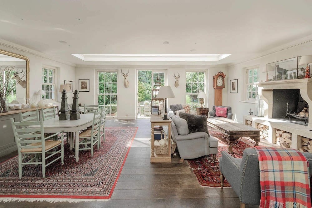 Beautiful Family Home w/ Garden & Pool - Wimbledon