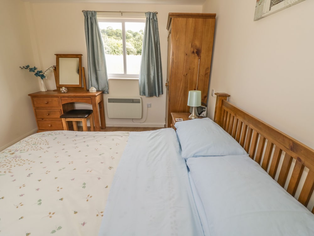 Lawn Lodge view 4