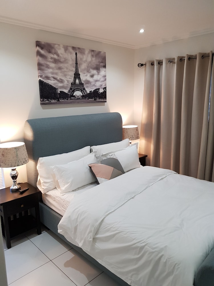 Nova Luxury Suites Saratoga 112