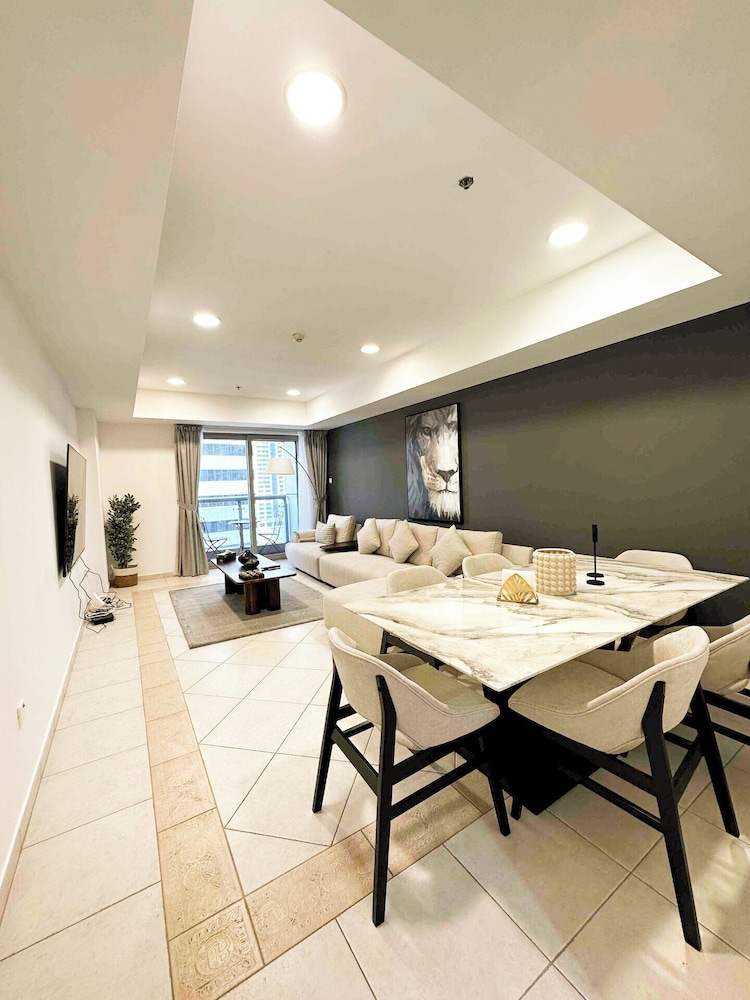 2BR Luxury Apartment Sea View