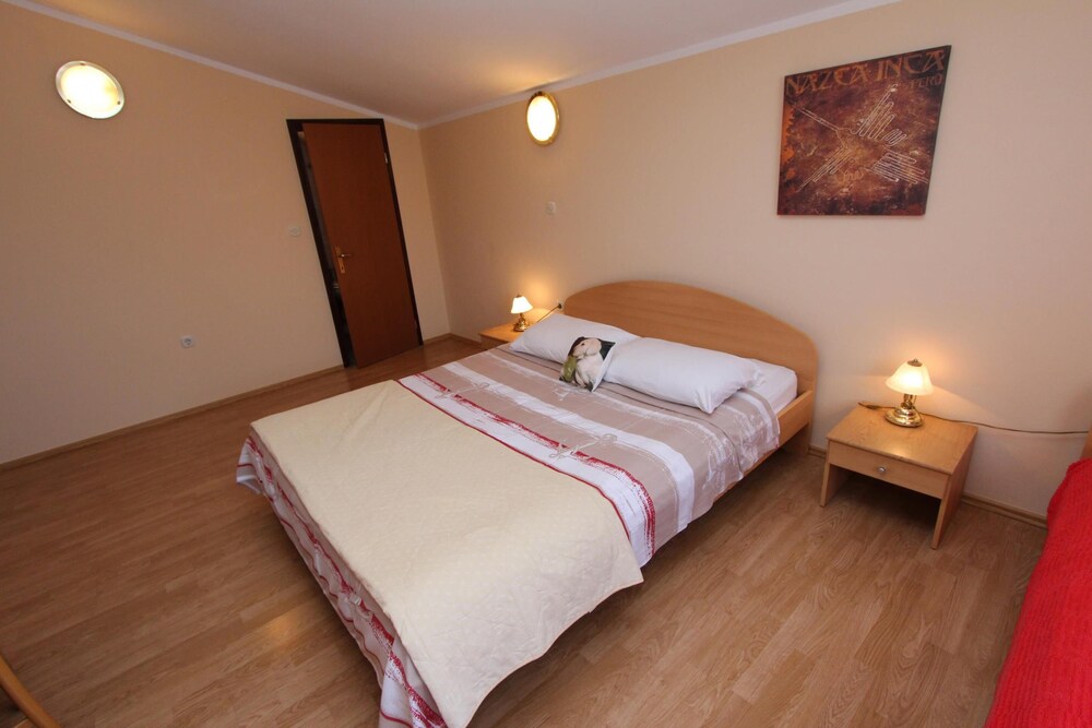 Apartments and Rooms Dino