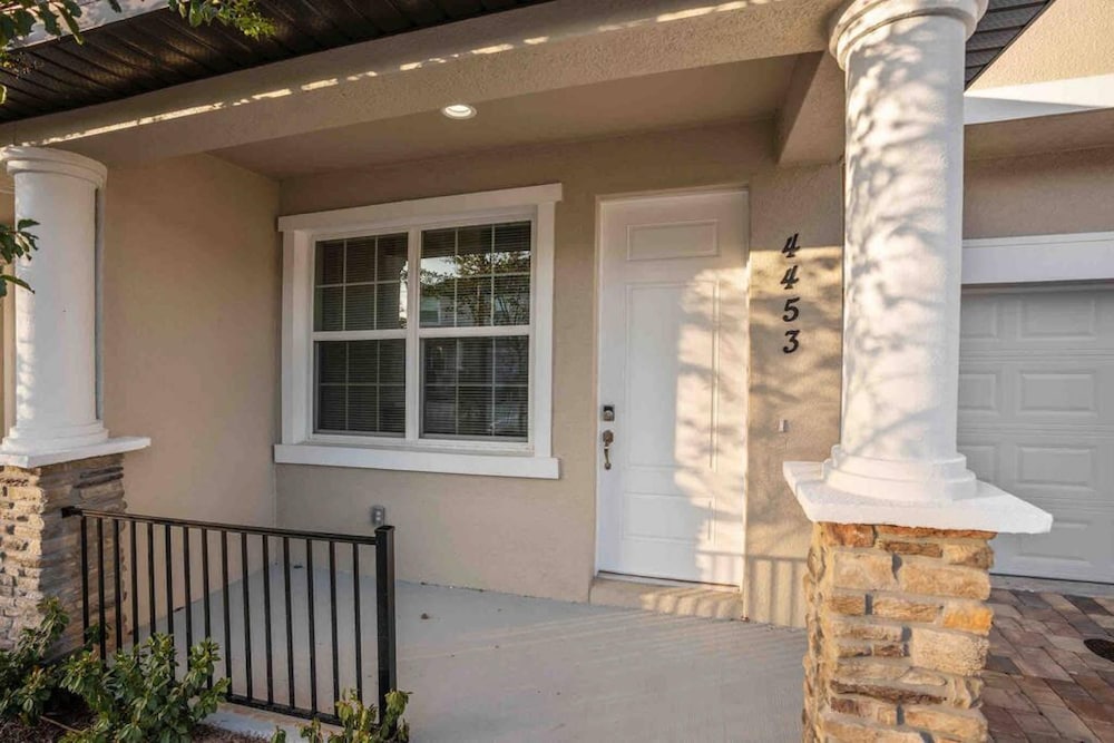 Super Posh- Sleeps 16 W Designs Near Disney