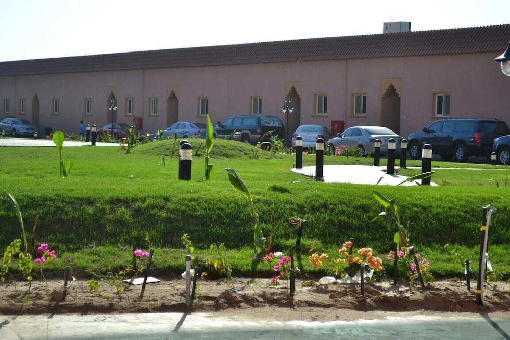Hotel & Resort Golden Marina Yanbu فندق ومنتجع جولدن مارينا ينبع إدارة وتشغيل شركة منتجع المرسى الذهبي